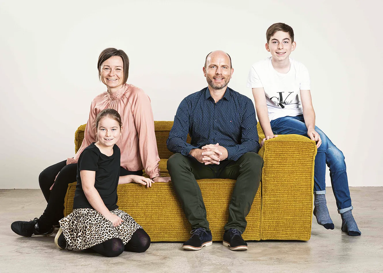 familie i sofa studie århus fotograf