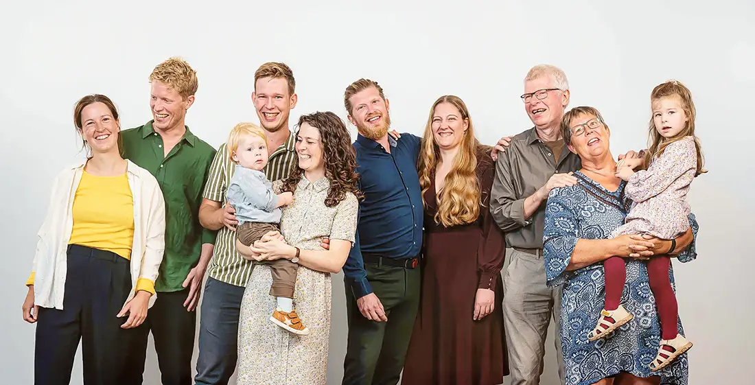 familieportræt aarhus fotografer aarhus århus fotografen portrætfotograf aarhus foto aarhus billeder af søskende billeder århus book fotograf familie billede familiefotografering familiefoto familiebilleder på væggen familiefotograf familiefotografering fotograf søskende fotografering fotostudie århus portrætfotograf aarhus søskende foto søskende billeder