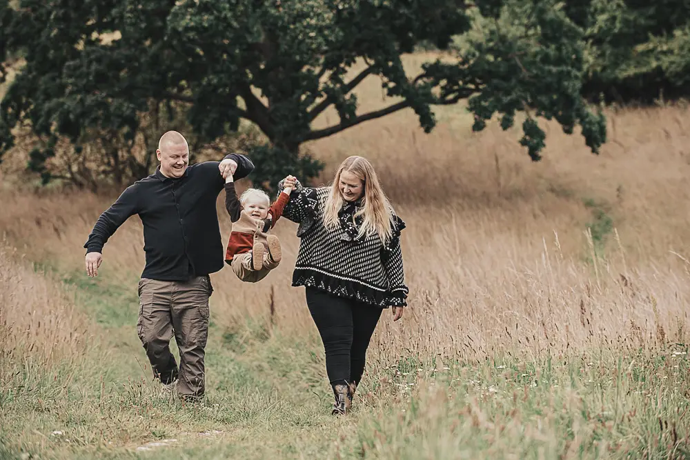 familiefotografering på location af familieportræt.dk fotograf i århus